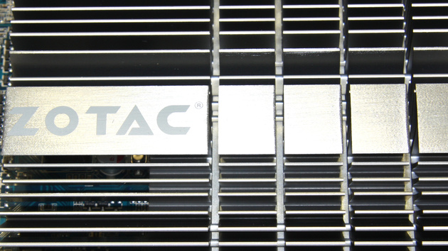 GeForce GT 430 im Test: Passiv gekühlte Zotac-Grafikkarte mit wenig Leistung