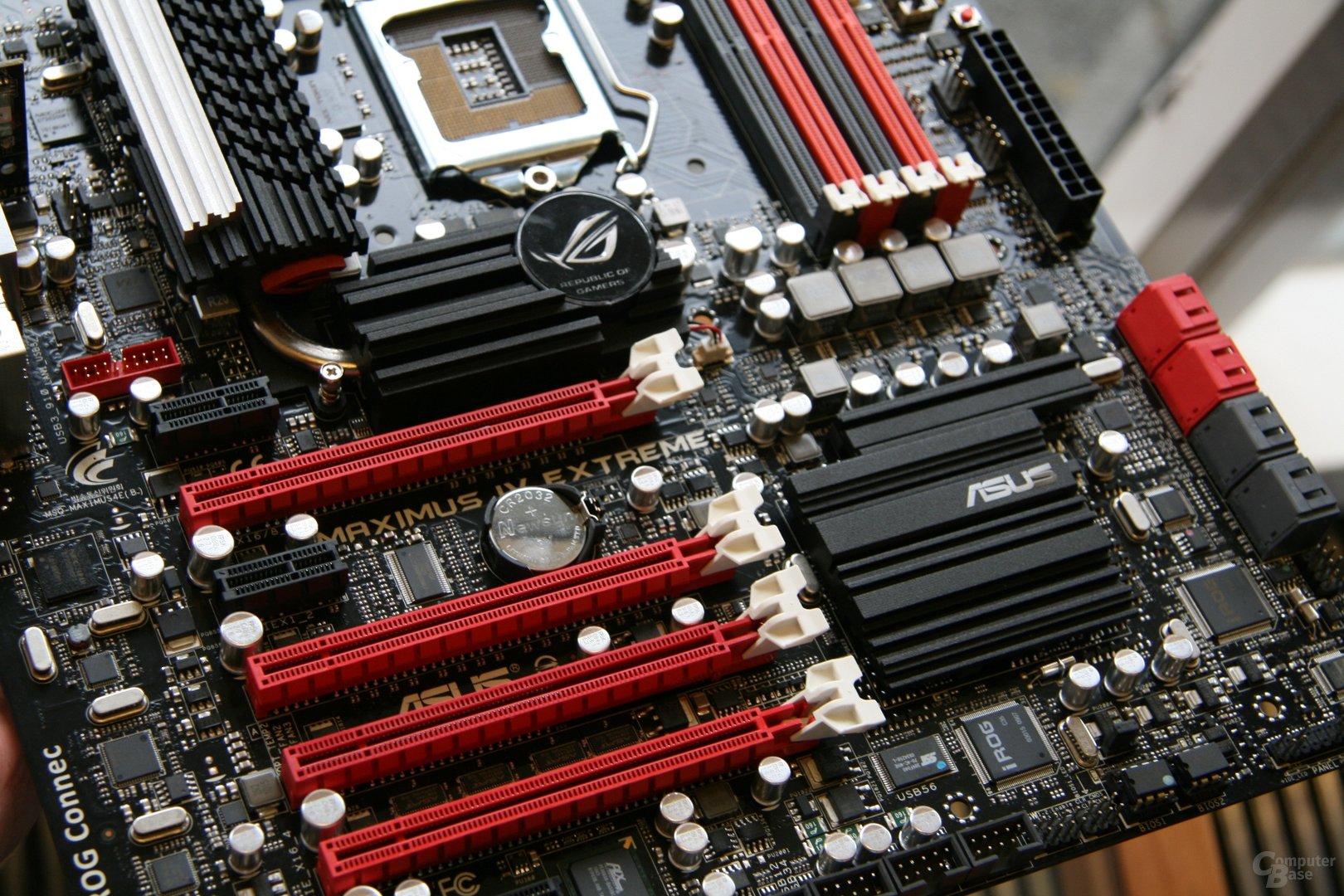 Asus ROG Maximus IV Extreme