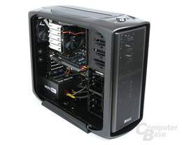Corsair Graphite 600T – Innenraum mit Hardware links