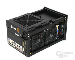 Silverstone SST-SG07B Sugo – Innenraum mit Nvidia 9800 GTX+