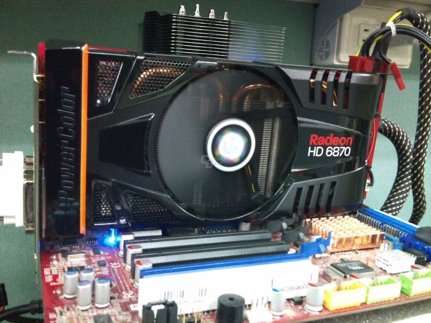 PowerColor Radeon HD 6870 PCS+