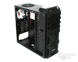 Antec Dark Fleet DF-35 – Innenraum hinten links