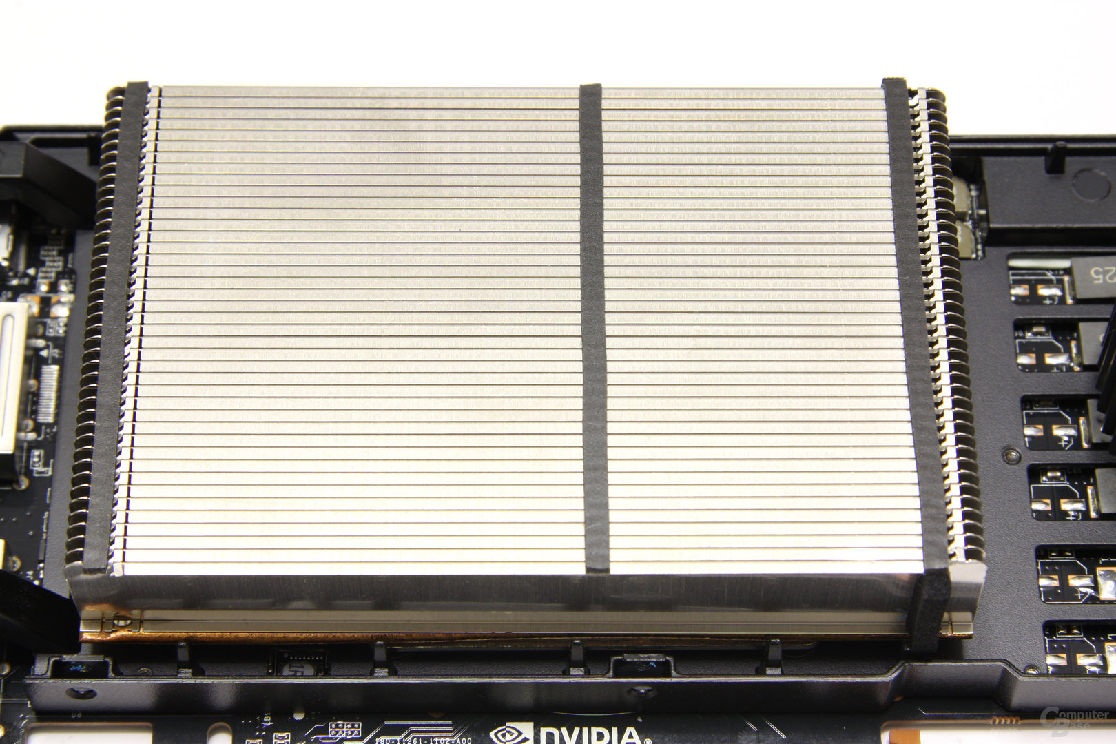 GeForce GTX 570 Kühlkörper