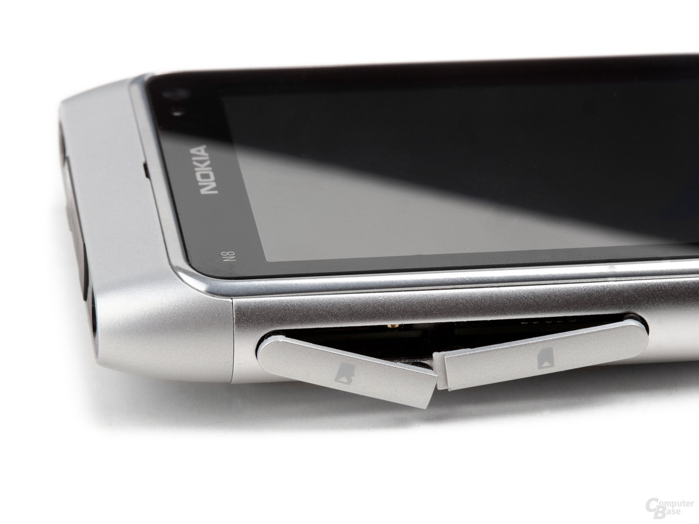 Nokia N8-00: Seitenansicht