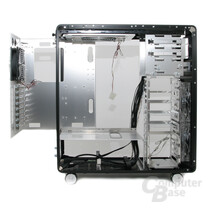 Lian Li PC-V1020B – Innenraum links