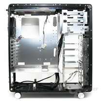 Lian Li PC-V1020B – Innenraum links