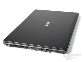 Acer Aspire Timeline X 5820TG: Luftauslass und Anschlüsse