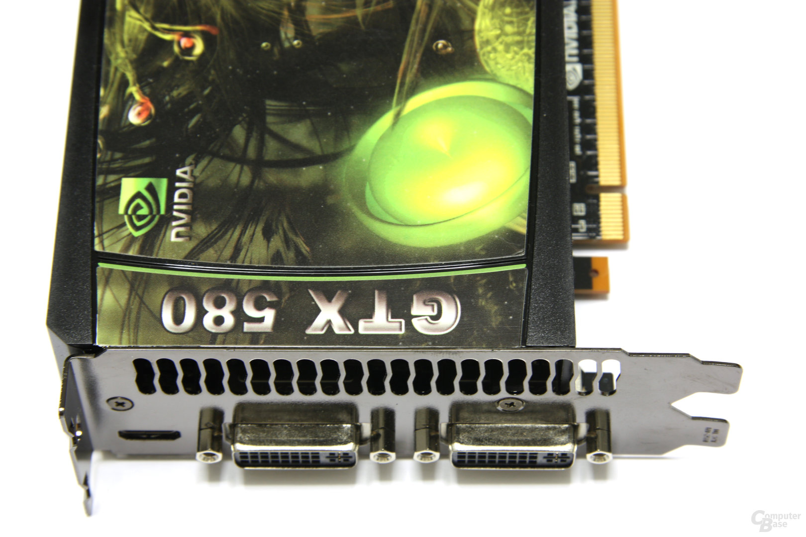 GeForce GTX 580 Ultra Charged Anschlüsse