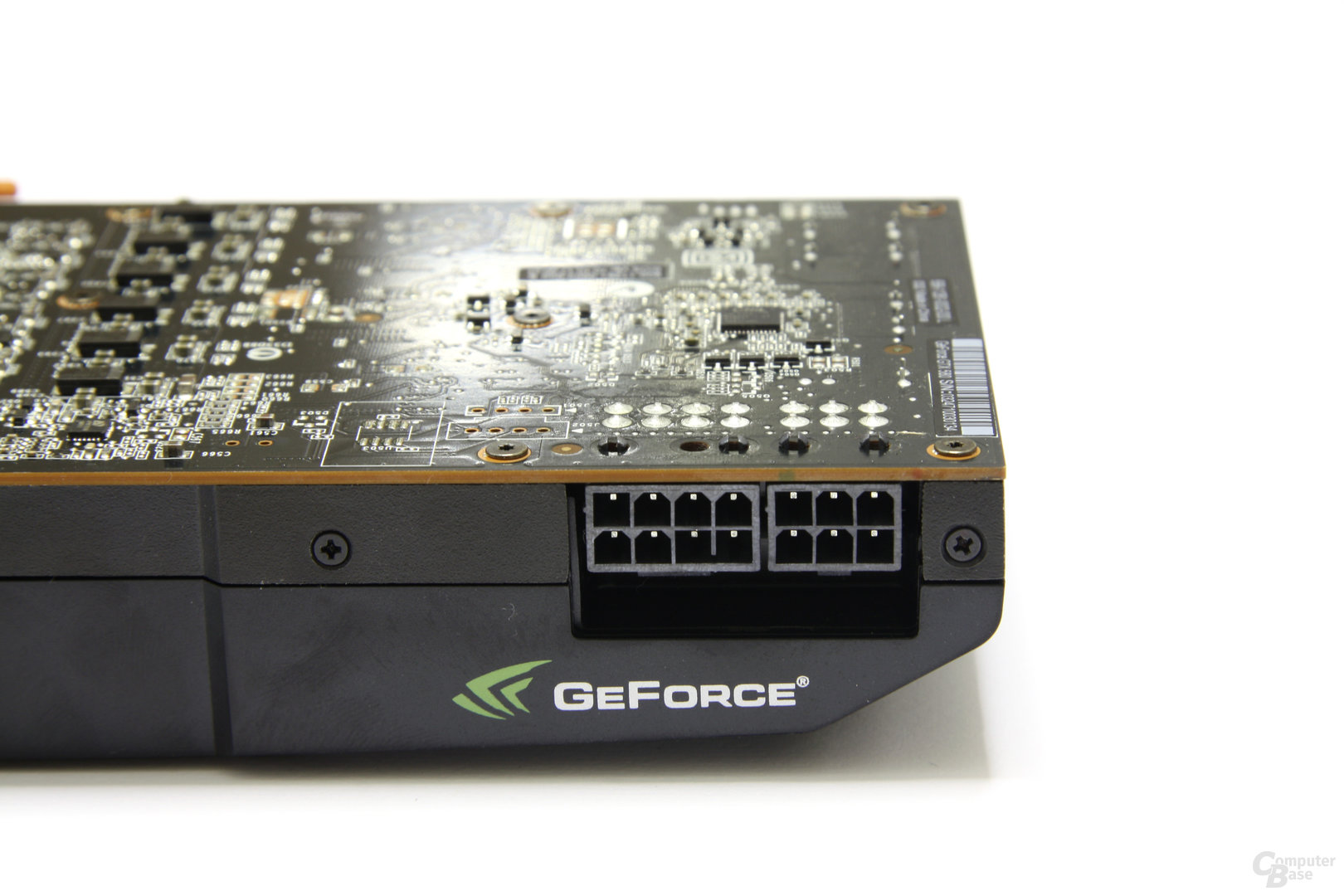 GeForce GTX 580 Ultra Charged Stromanschlüsse