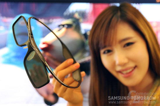 3D-Brille von Samsung und Silhouette