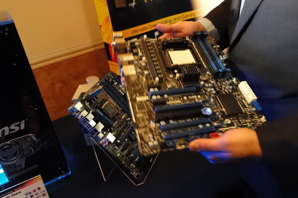 MSI 990FX-Mainboard mit Sockel AM3+
