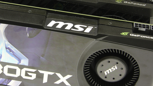 CrossFire vs. SLI: HD 6900 und GTX 500 mit viel Leistung bei viel Krach