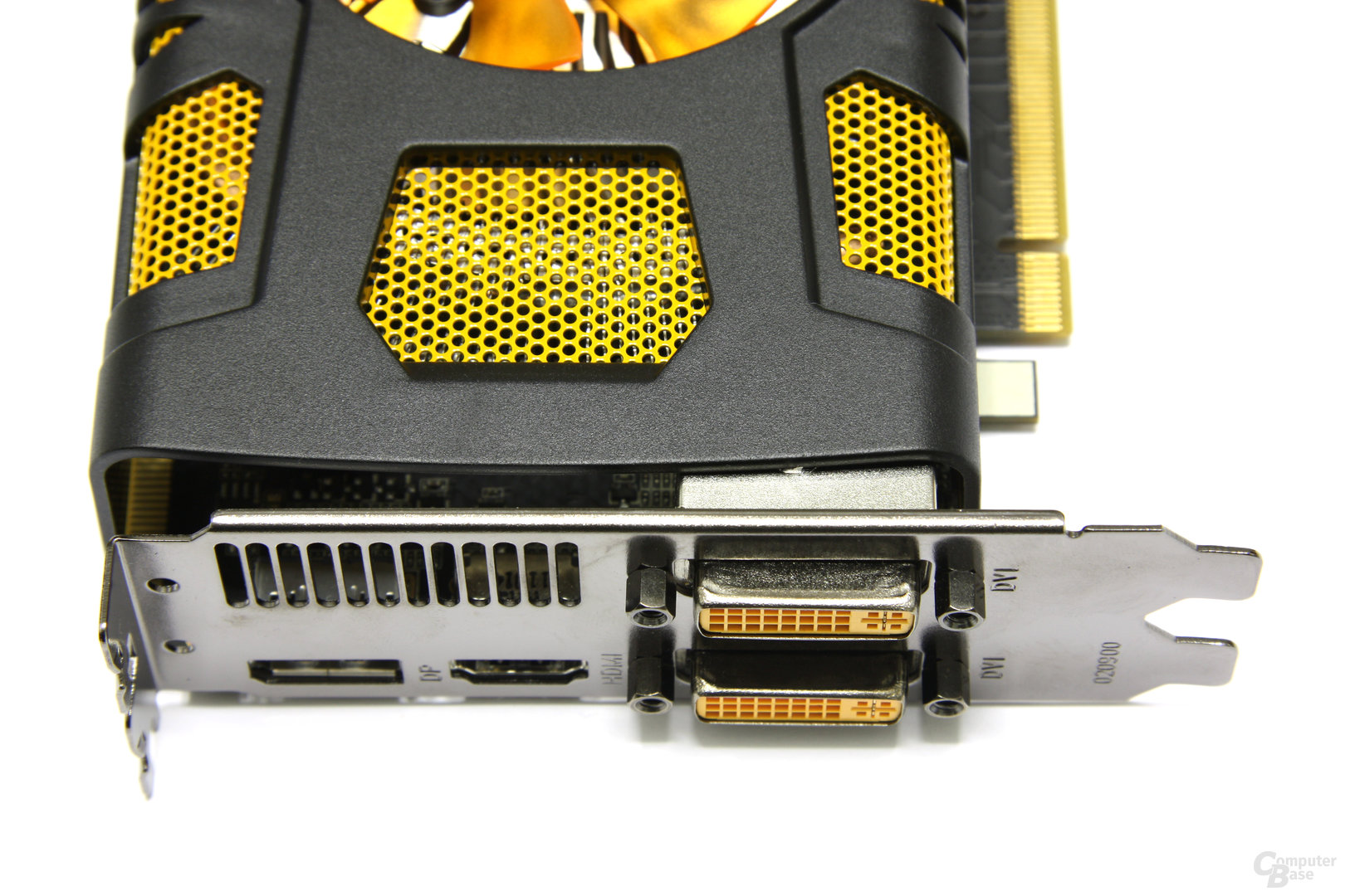 GeForce GTX 560 Ti Anschlüsse