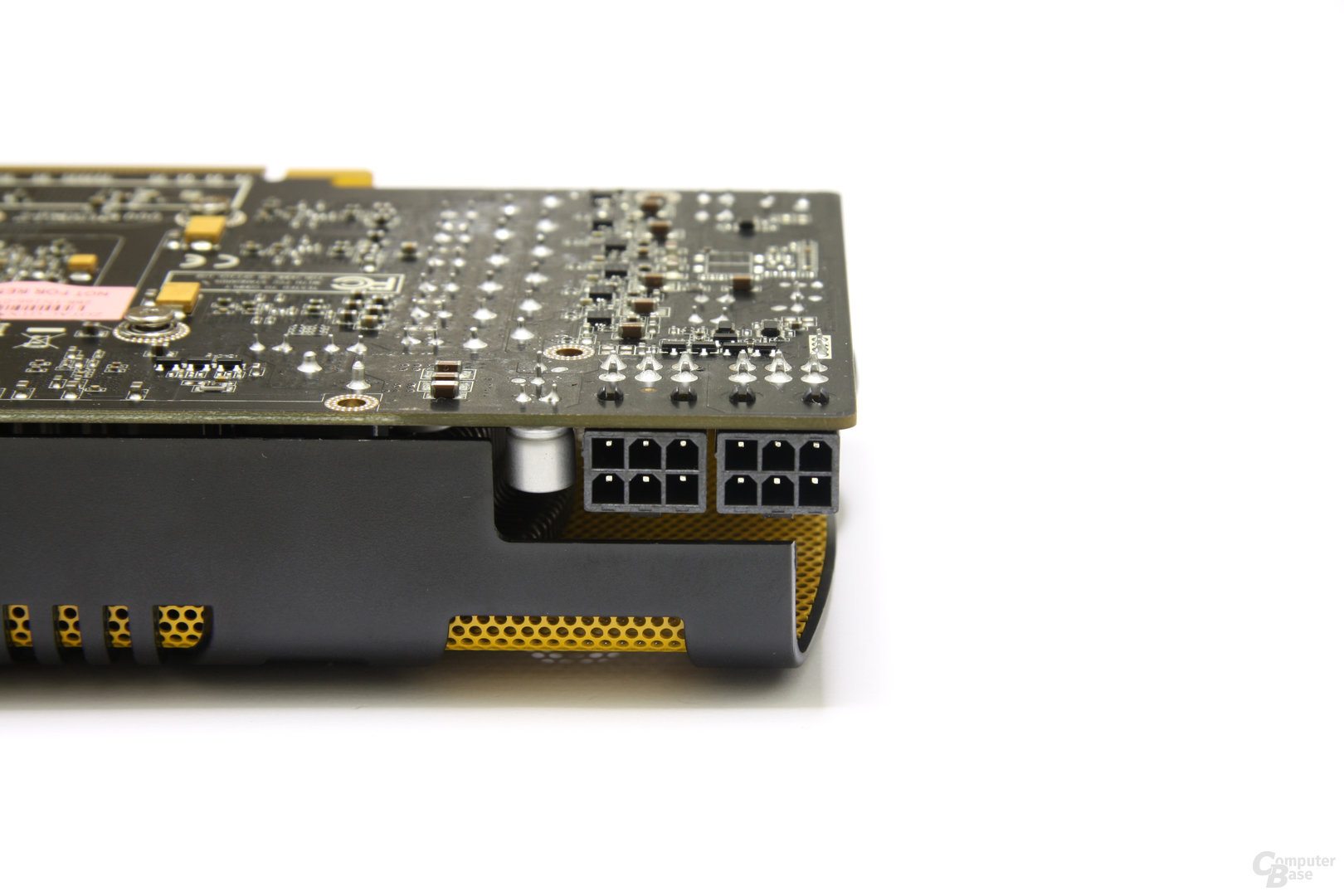 GeForce GTX 560 Ti Stromanschlüsse