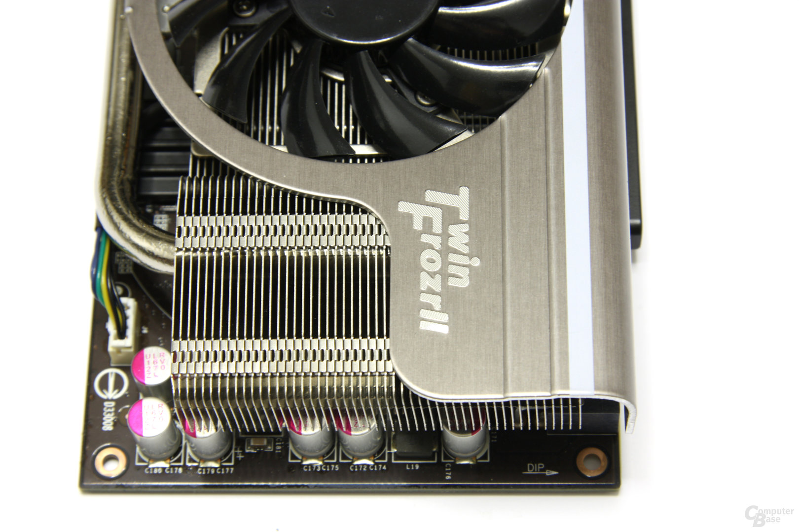 GeForce GTX 580 TFII OC von oben