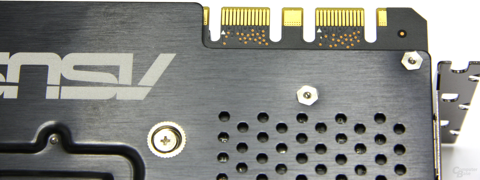 GeForce GTX 570 DirectCU II SLI-Anschlüsse