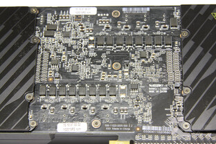 GeForce GTX 590 Rückseite Stromversorgung