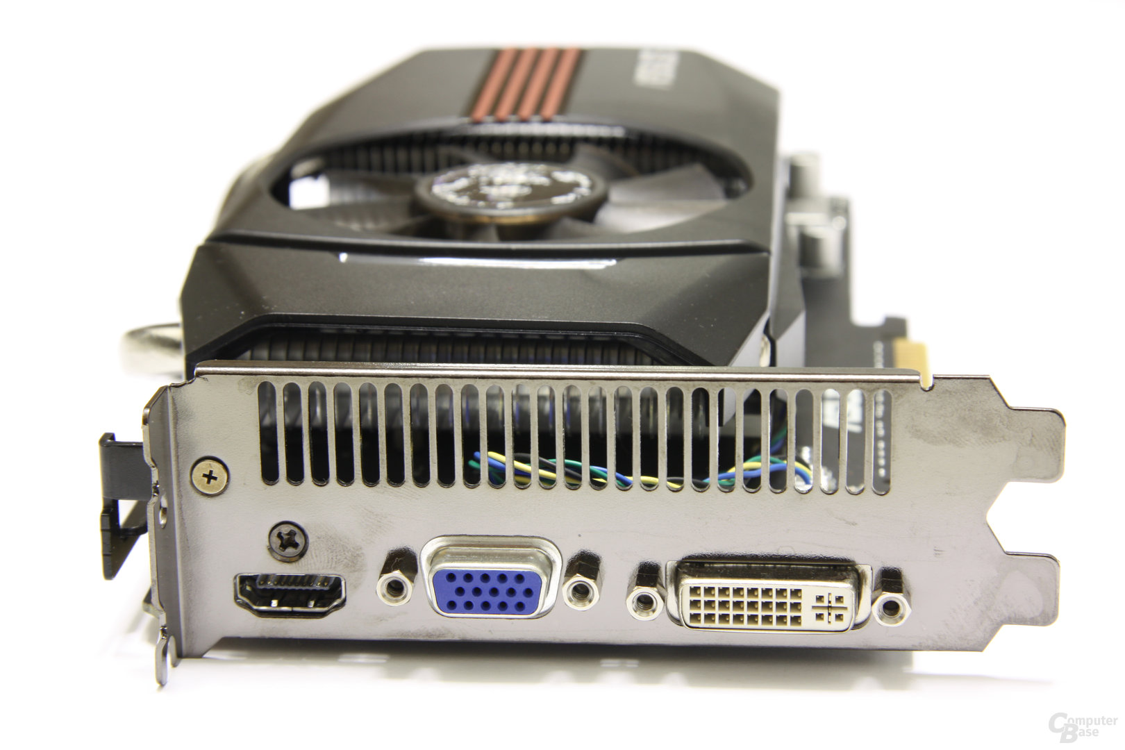 GeForce GTX 550 Ti DirectCU TOP Slotblech