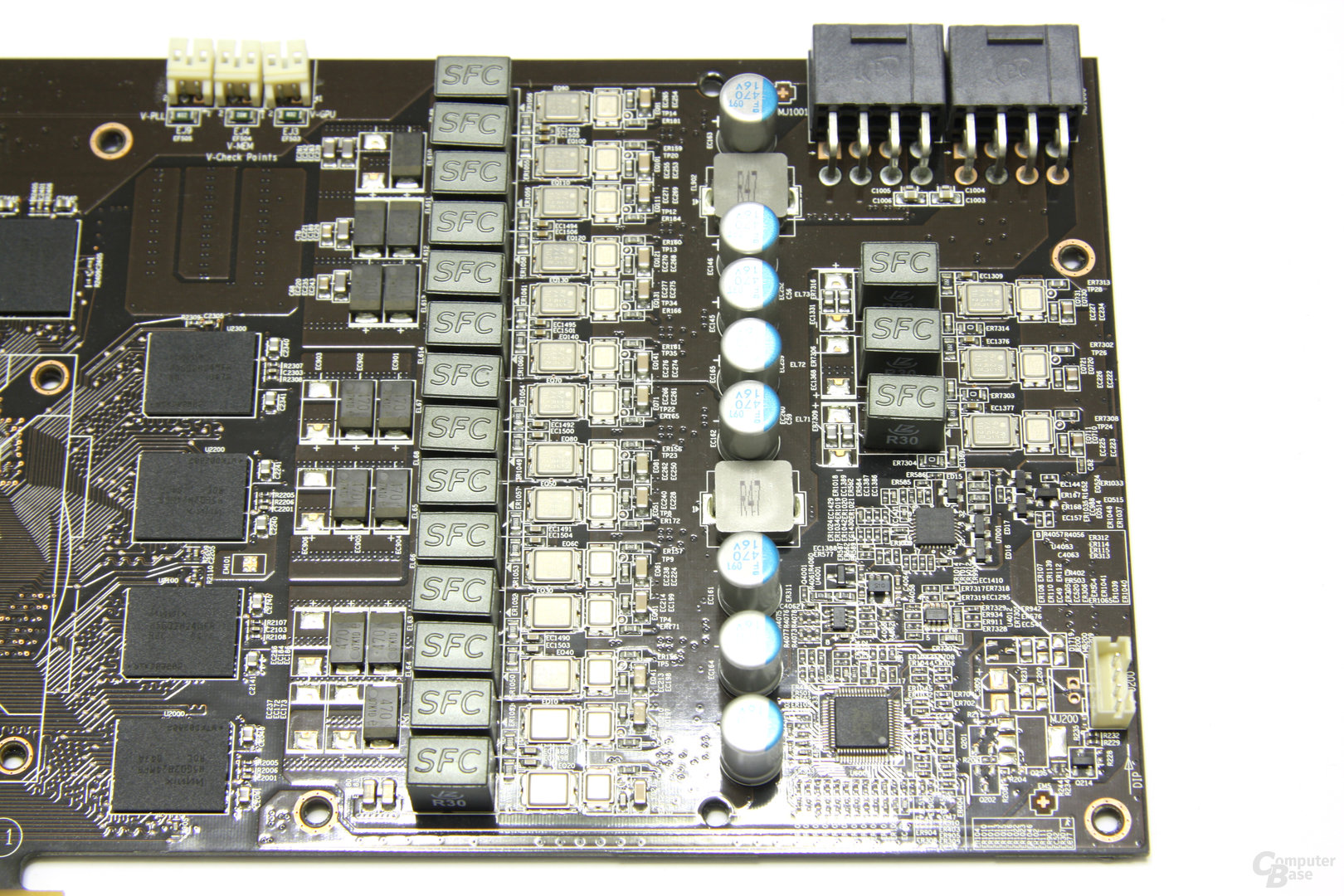 Radeon HD 6970 Lightning Stromversorgung