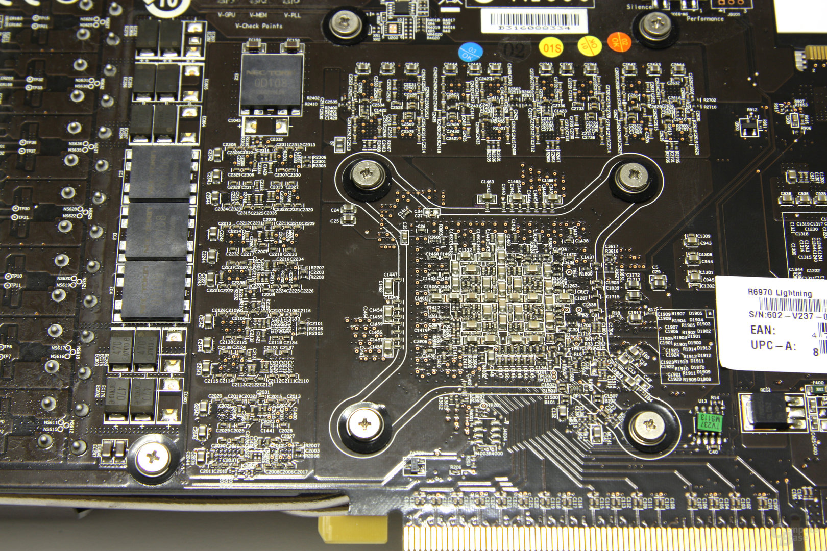 Radeon HD 6970 Lightning Chiprückseite