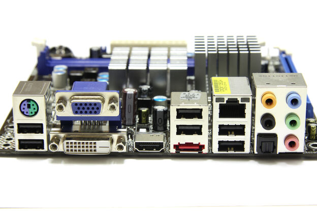Bilder - AMD Brazos im Test: Der perfekte Wohnzimmer-PC ...