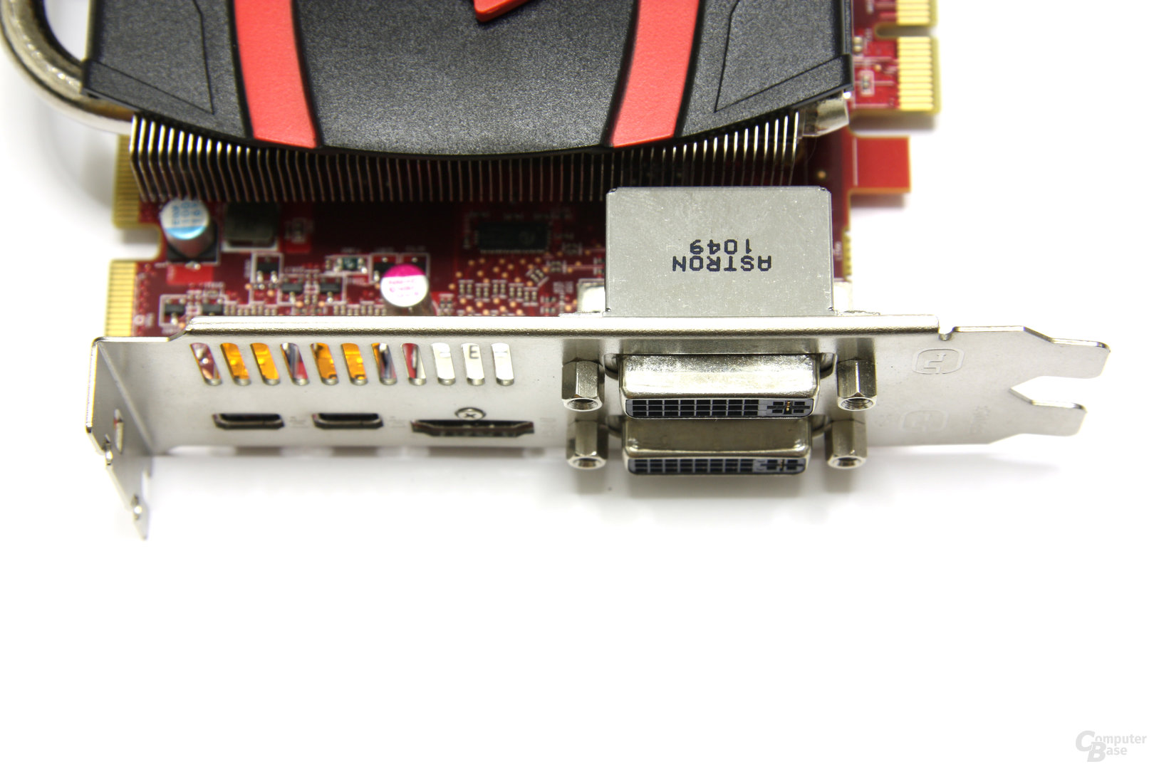 Radeon HD 6950 Vortex PCS+ Anschlüsse