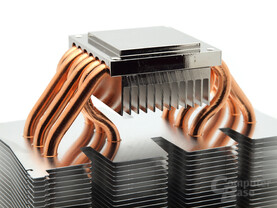 Sechs schwungvoll gebogene Heatpipes