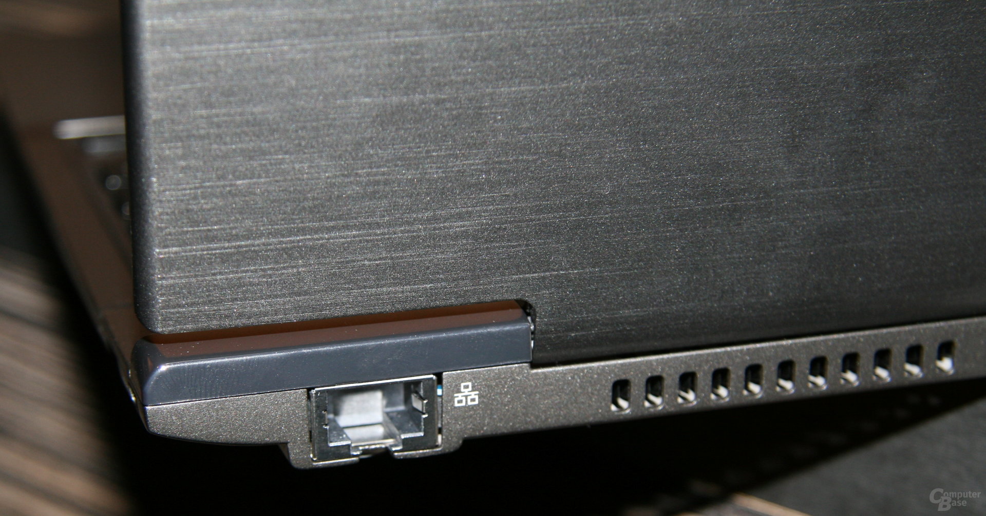 Ultrabooks von Acer, Asus, Lenovo und Toshiba im Bild