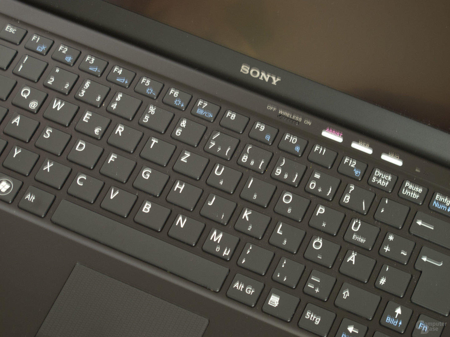 Sony Vaio Z21 Tastatur: Kurzer Hub, glatte Oberfläche