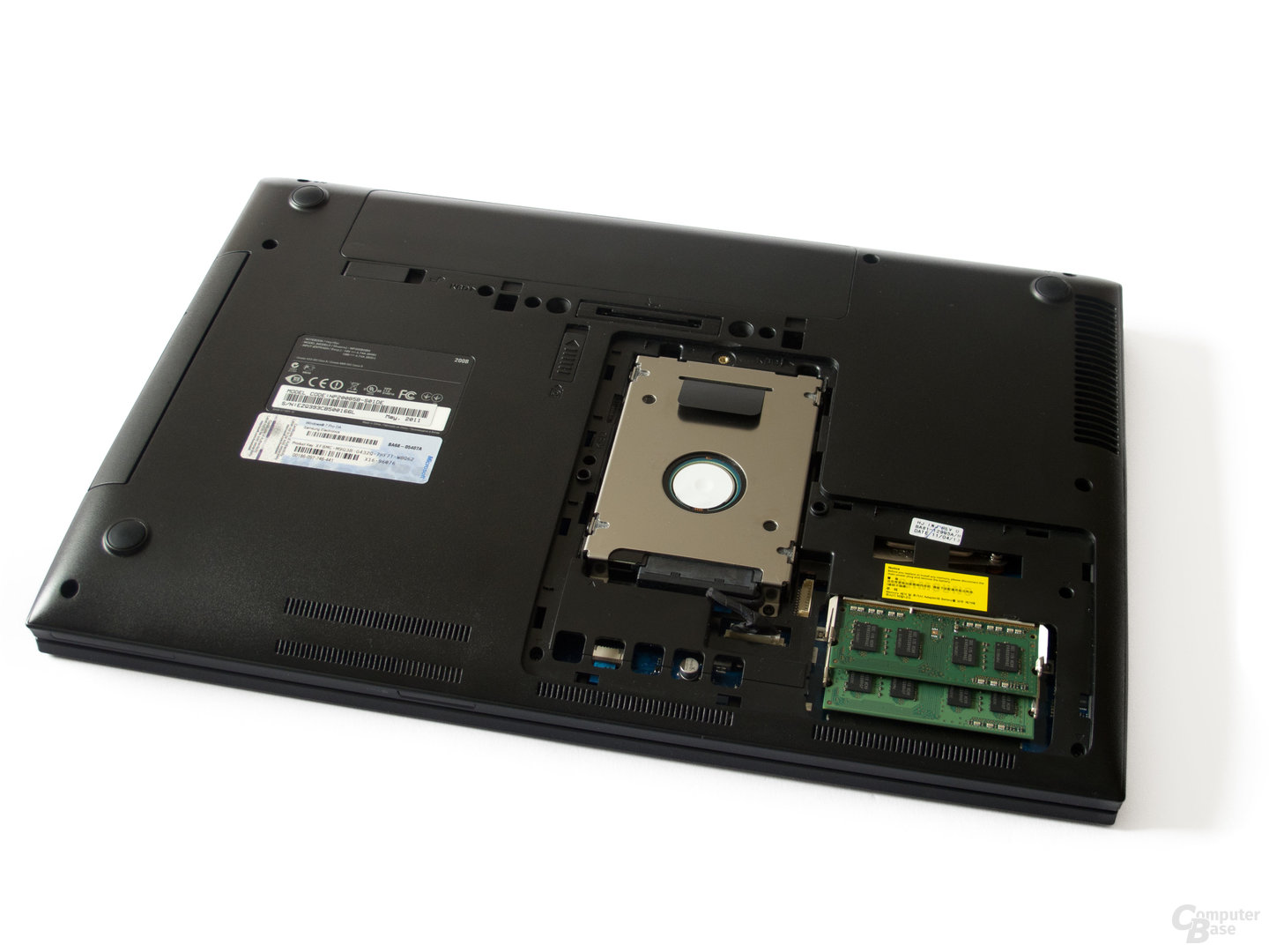 Samsung 200B5B: Festplatte und Arbeitsspeicher sind leicht zugänglich