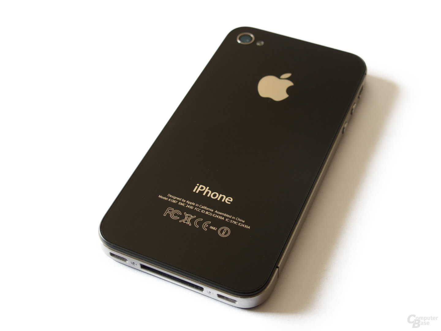 Alles wie gehabt: Die Rückseite des iPhone 4S