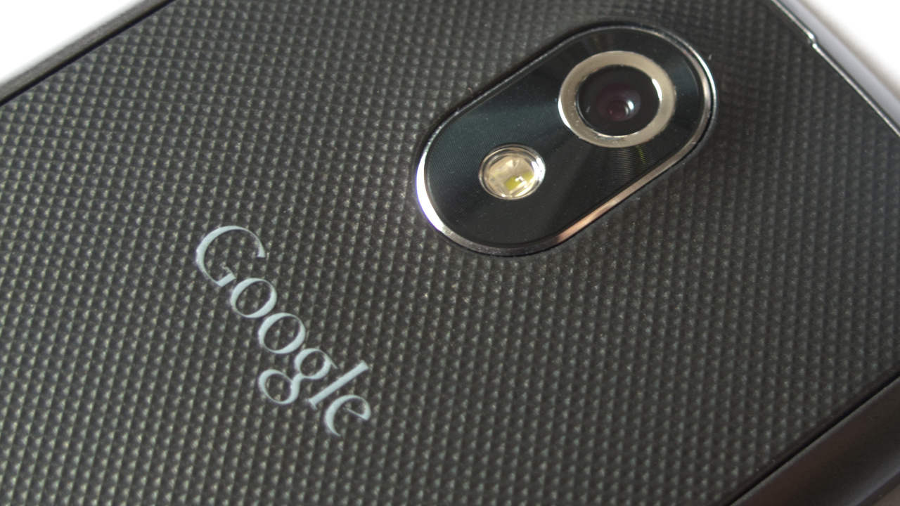 Samsung Galaxy Nexus im Test: Gebogenes Smartphone mit Stock Android