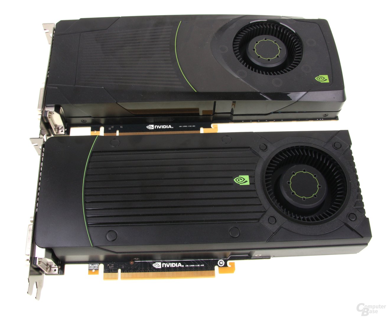 GeForce GTX 670 (unten) und GTX 680 (oben)