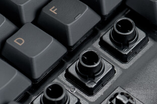 Topre-Switches komobinieren Feder- und Rubberdometechnik