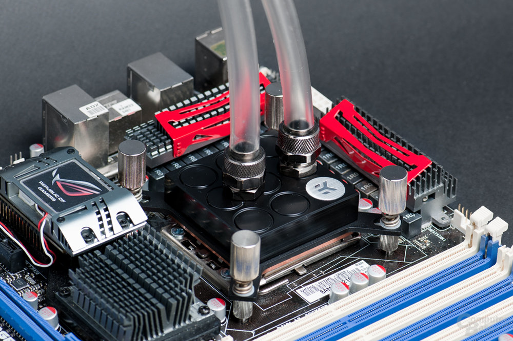 EK Water Blocks Supremacy auf Intel Sockel 1366