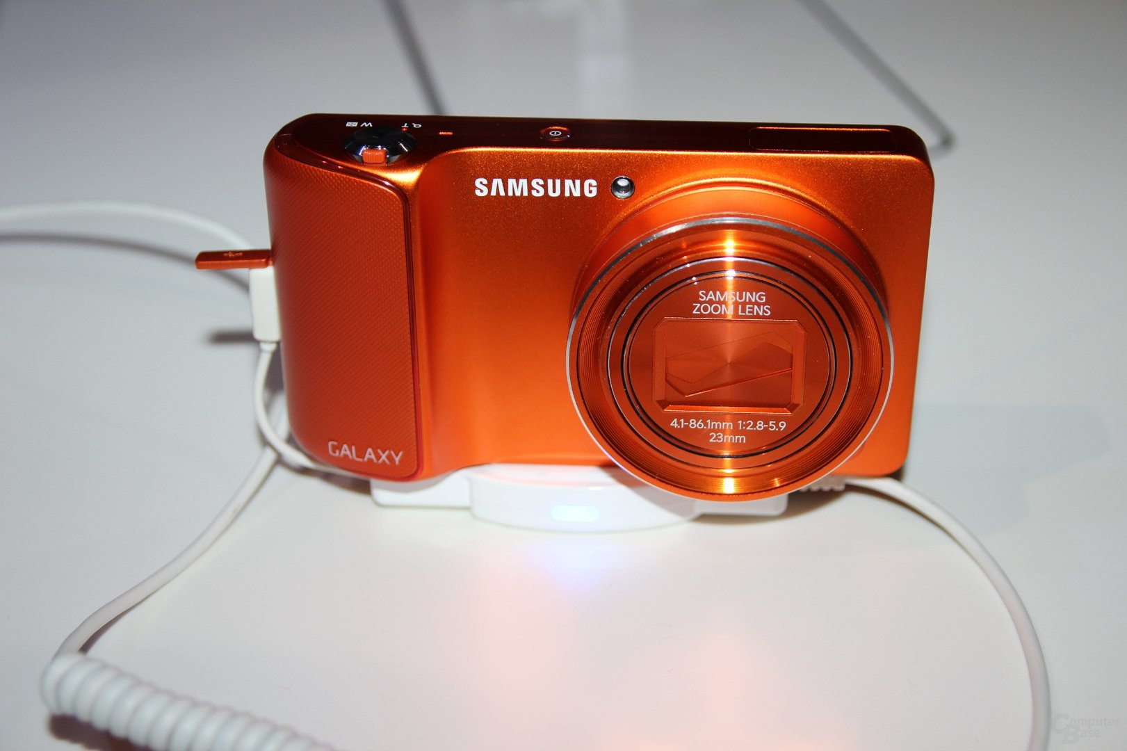 Samsung Galaxy Camera angefasst