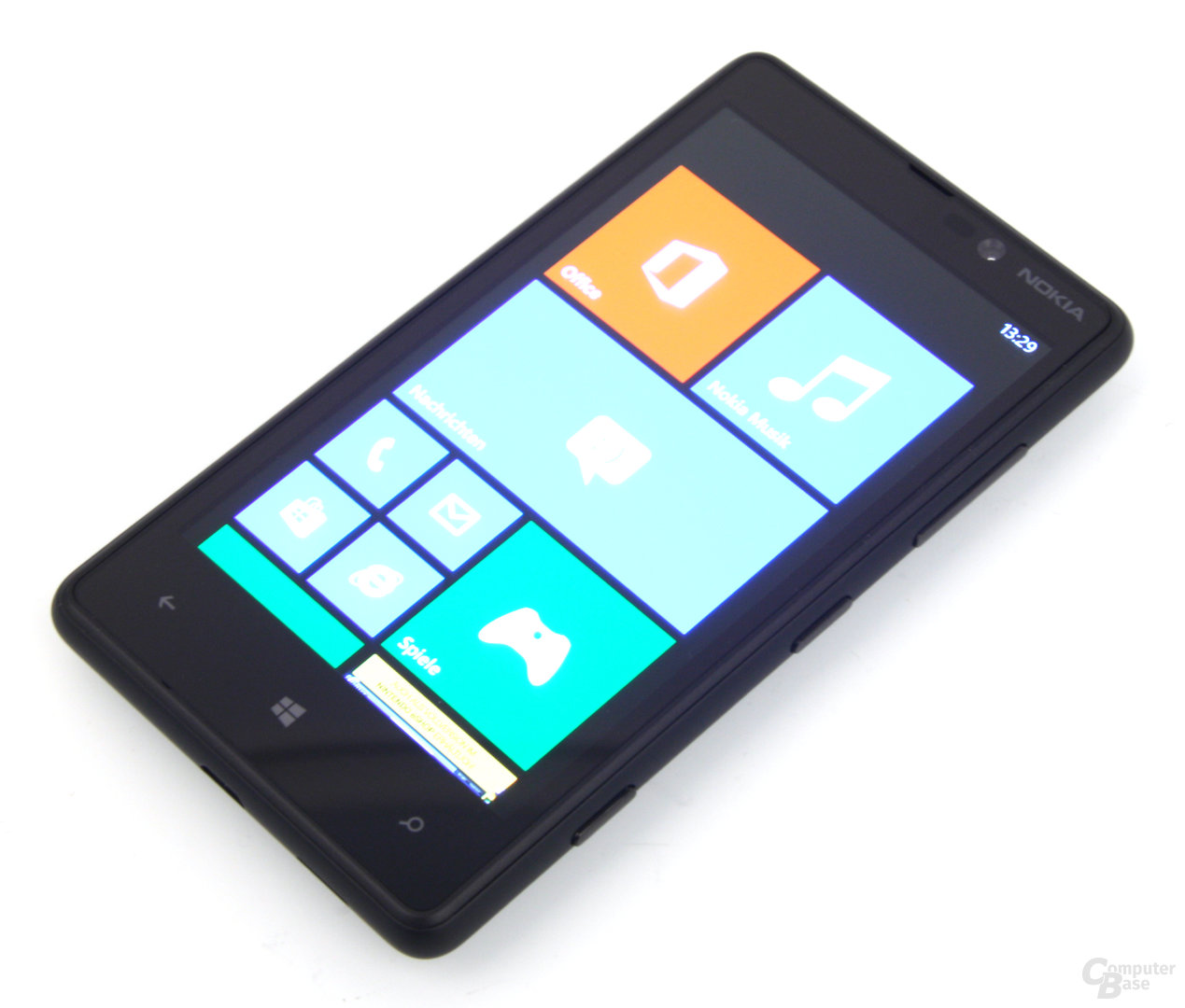 Nokia Lumia 820 Front