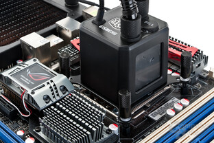 Cooler Master Eisberg auf Intel-Plattform montiert