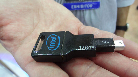Speicherstick mit Thunderbolt-Anschluss von Intel