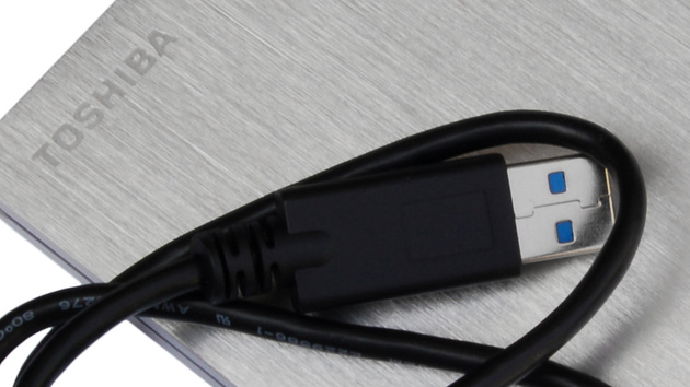 Toshiba Stor.e Slim 500 GB im Test: Kompakte Festplatte im Alu-Gewand
