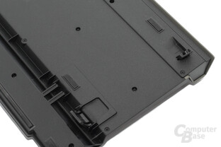 Aufstellfüße vorne und hinten am Chassis