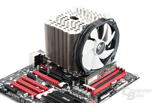 Thermalright HR-22 im montierten Zustand auf Intel-System