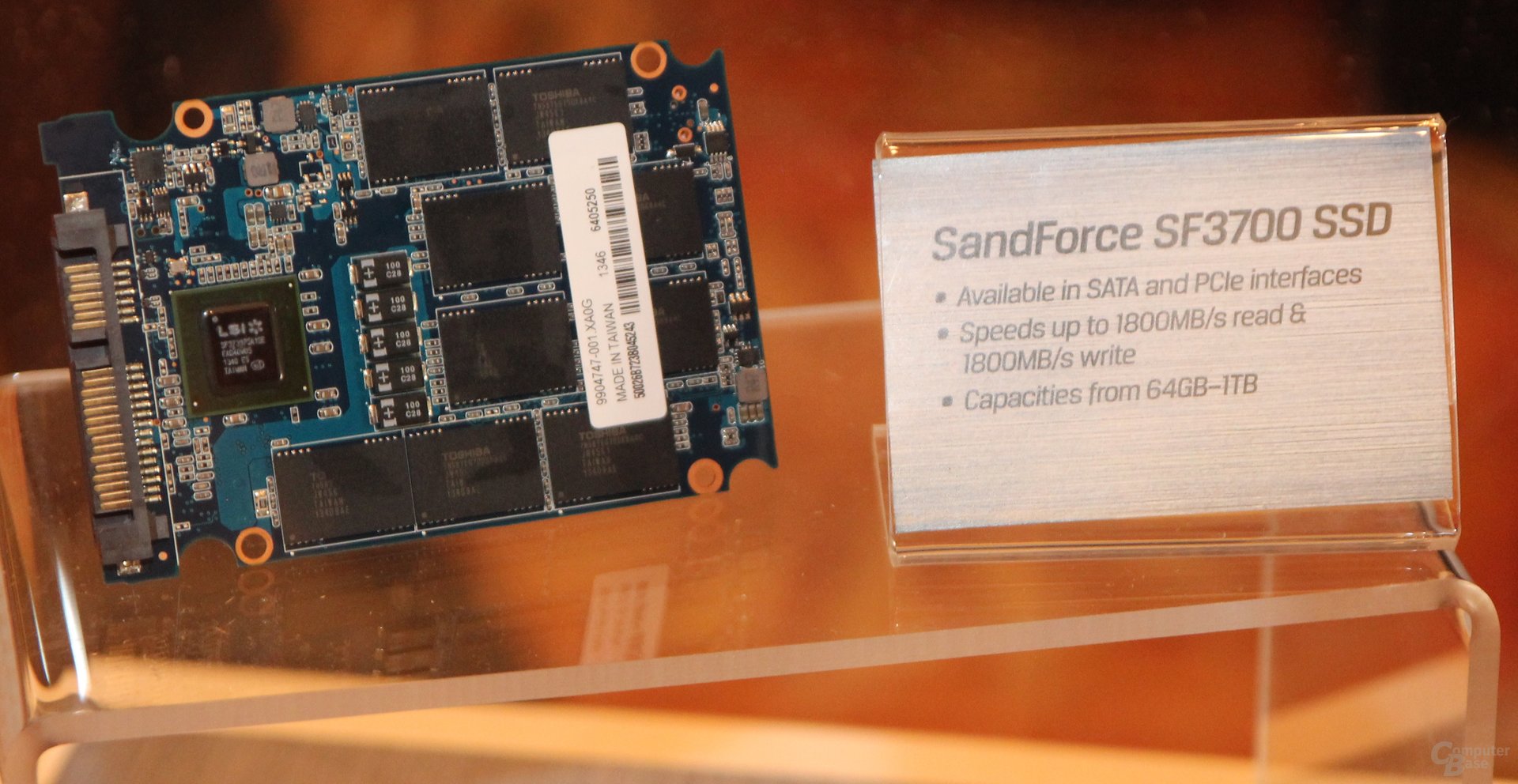 Kingston-SSDs mit SF3700-Controller für theoretisch bis zu 1,8 GByte/s ..