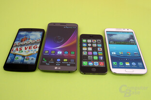 Größenvergleich: Google Nexus 5, LG G Flex, Apple iPhone 5S, Samsung Galaxy Note II
