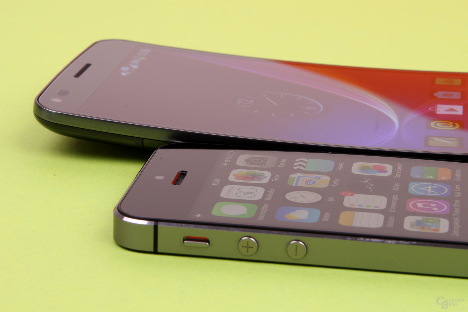 Apple iPhone 5S & LG G Flex