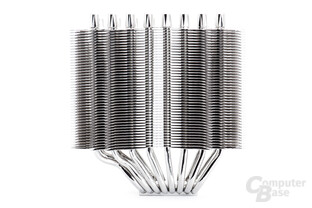 Seitlich versetzter, asymmetrischer Radiatoraufbau für höhere Grafikkarten-Kompatibilität