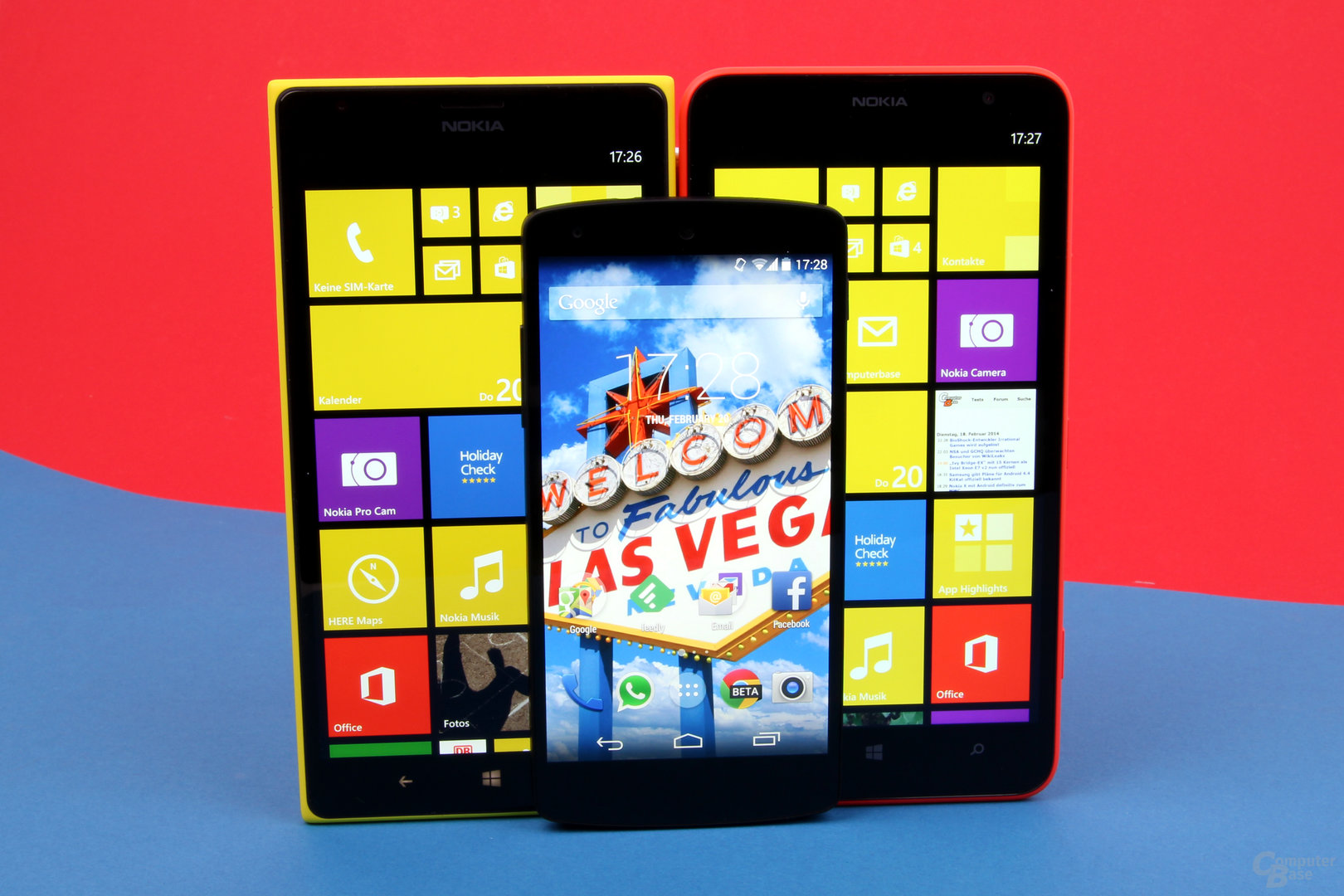 Nokia Lumia 1520 und Lumia 1320 im Größenvergleich mit Google Nexus 5