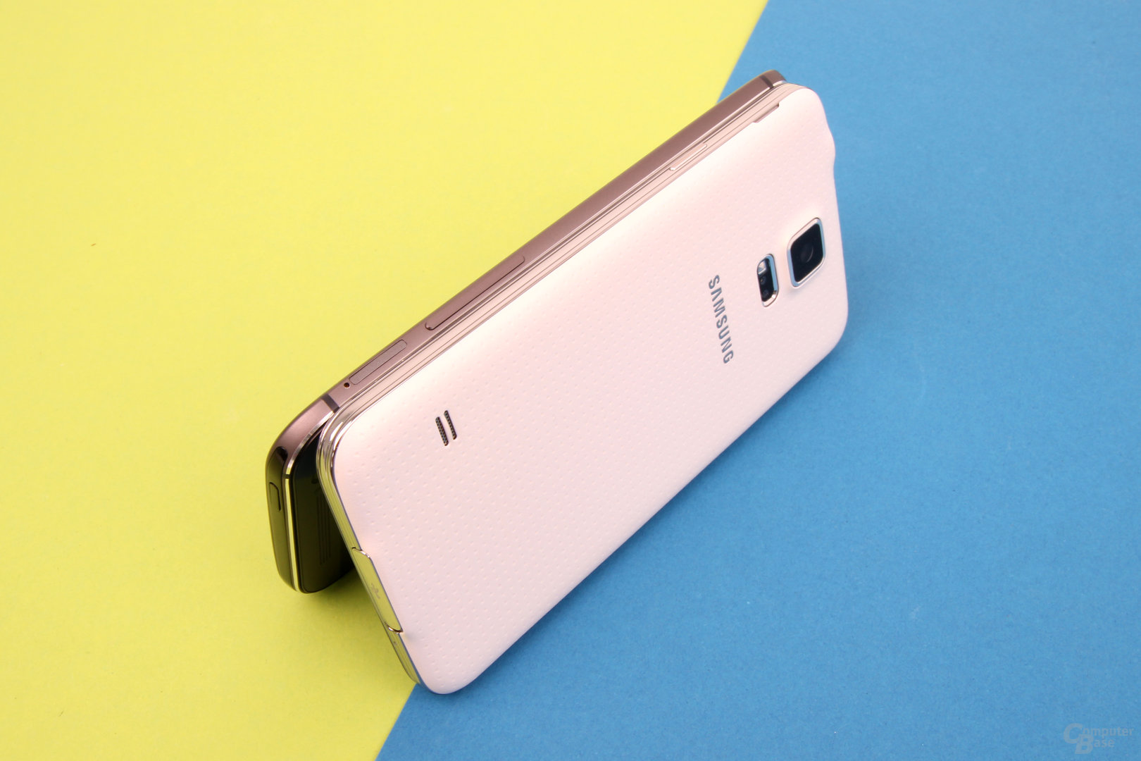 Samsung Galaxy S5: Trister Kunststoff