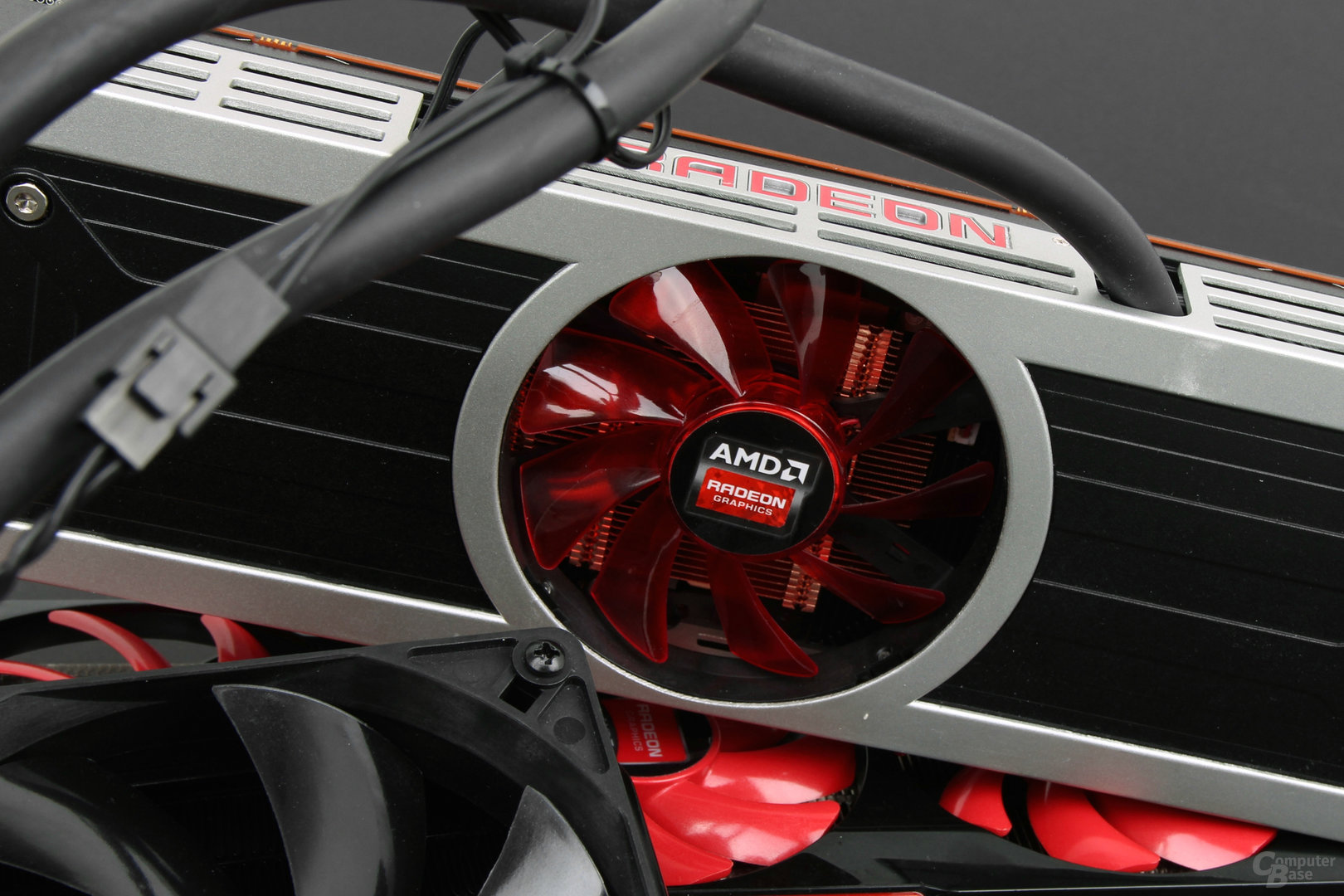 AMD Radeon R9 295X2 – Teaser