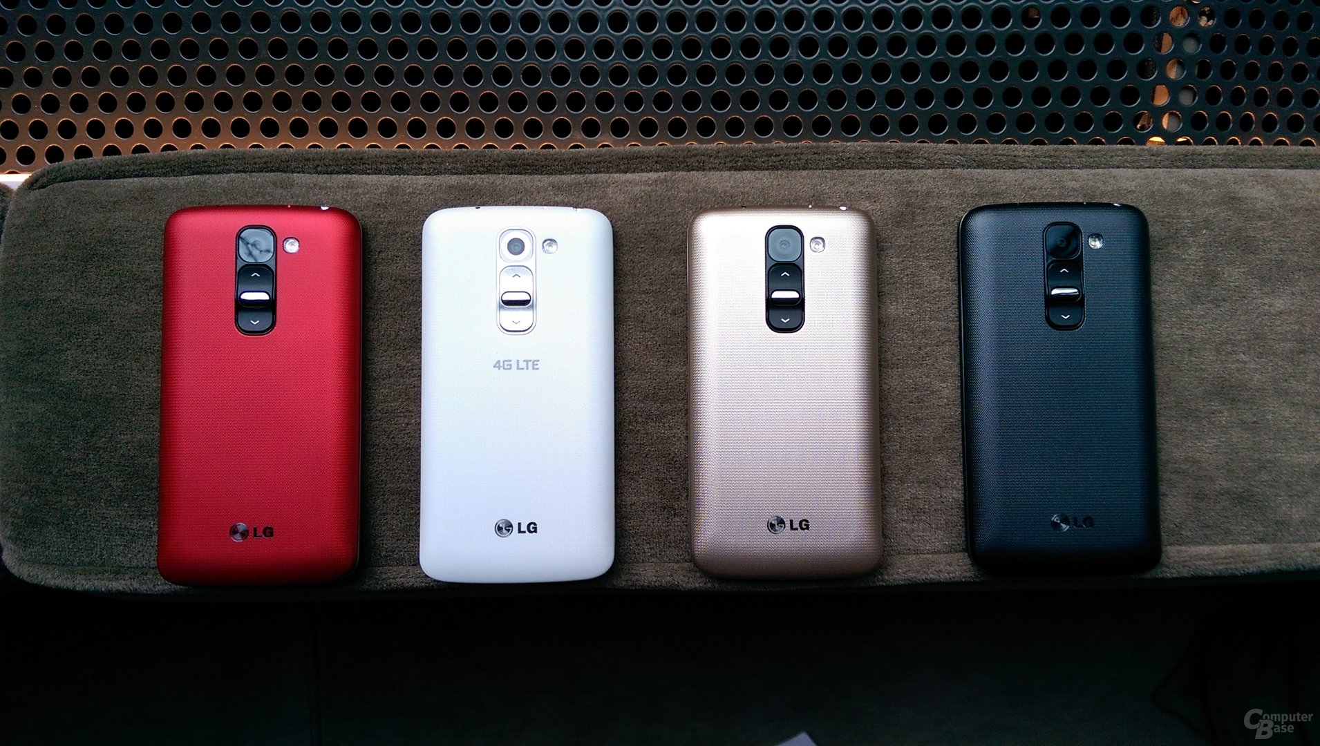 LG G2 Mini in Gold, Rot, Schwarz und Weiß